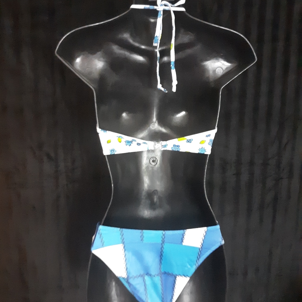 SWIMWEAR - Picture 2 of 4